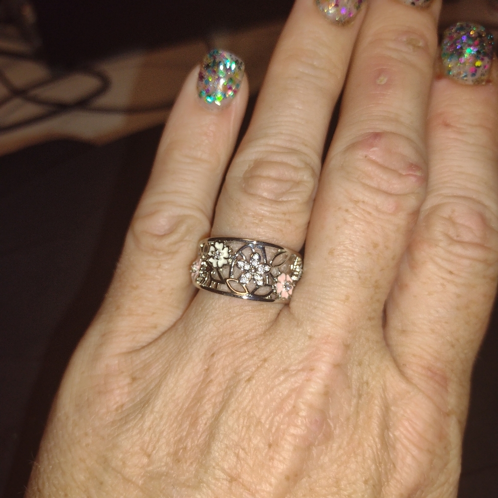 Silver tone flower ring